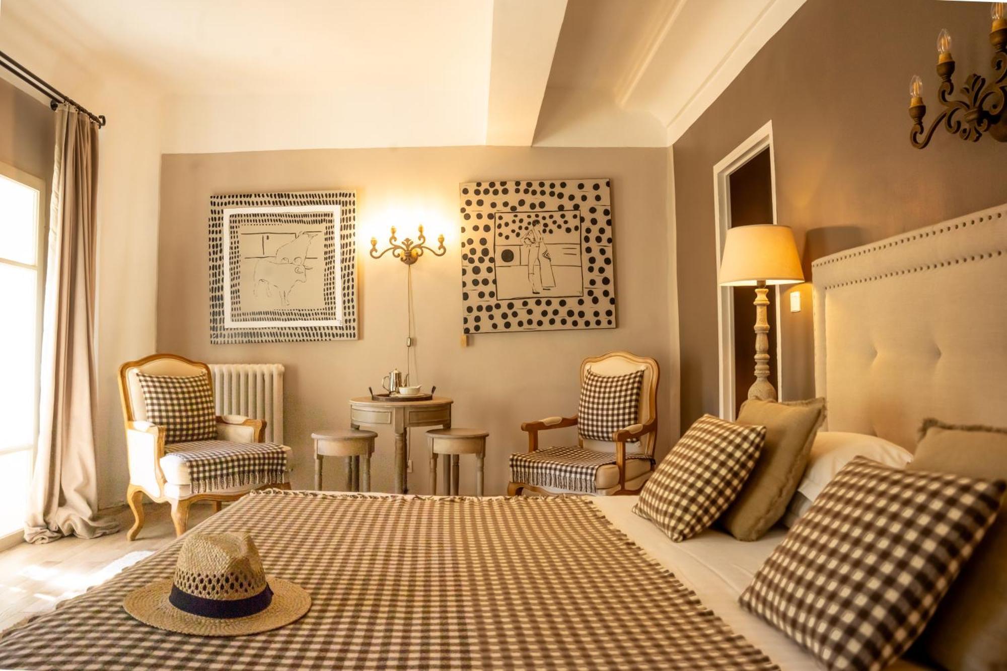 Hotel Gounod Saint-Rémy-de-Provence Esterno foto